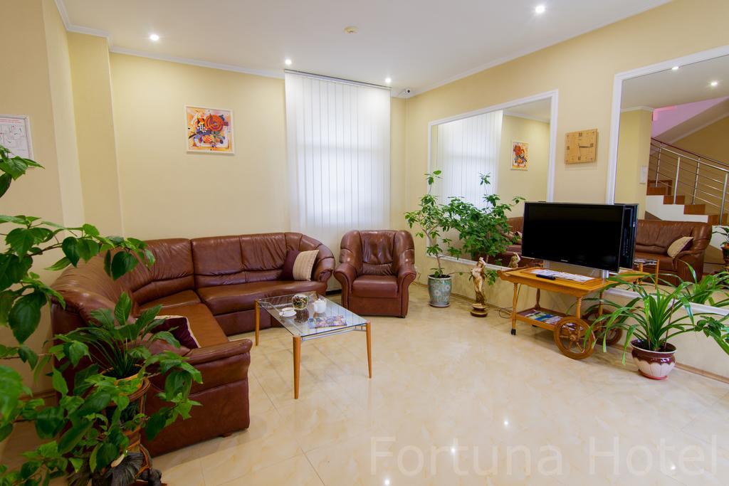 Fortuna Hotel คีชีเนา ภายนอก รูปภาพ