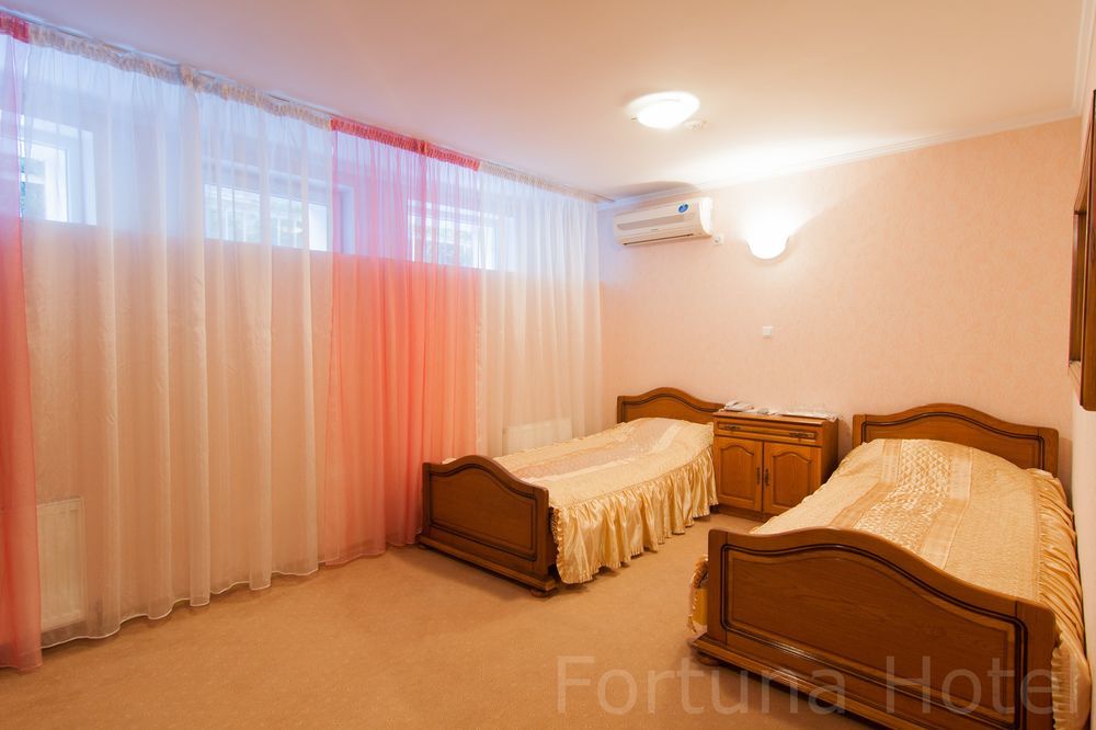 Fortuna Hotel คีชีเนา ภายนอก รูปภาพ