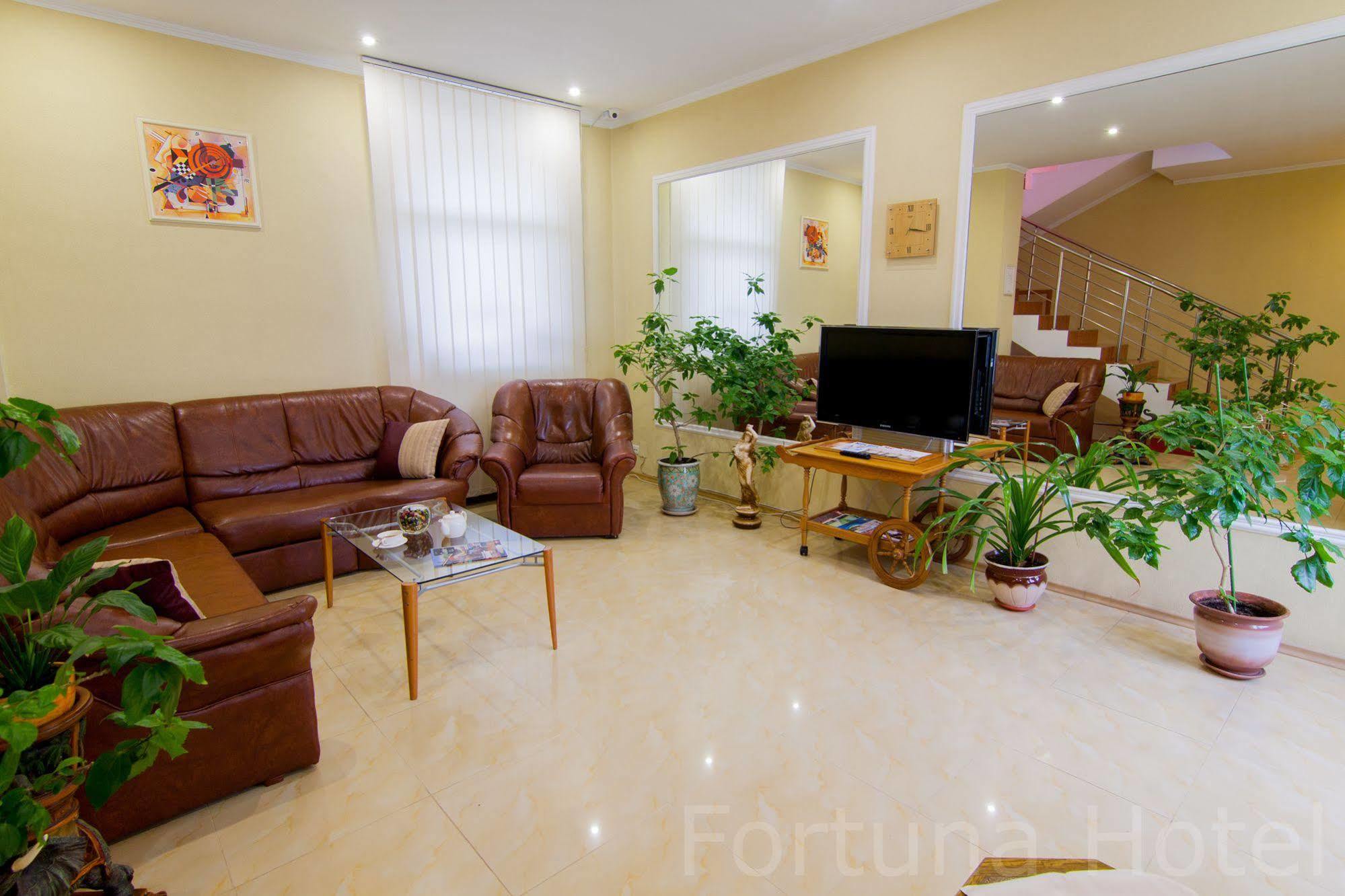 Fortuna Hotel คีชีเนา ภายนอก รูปภาพ