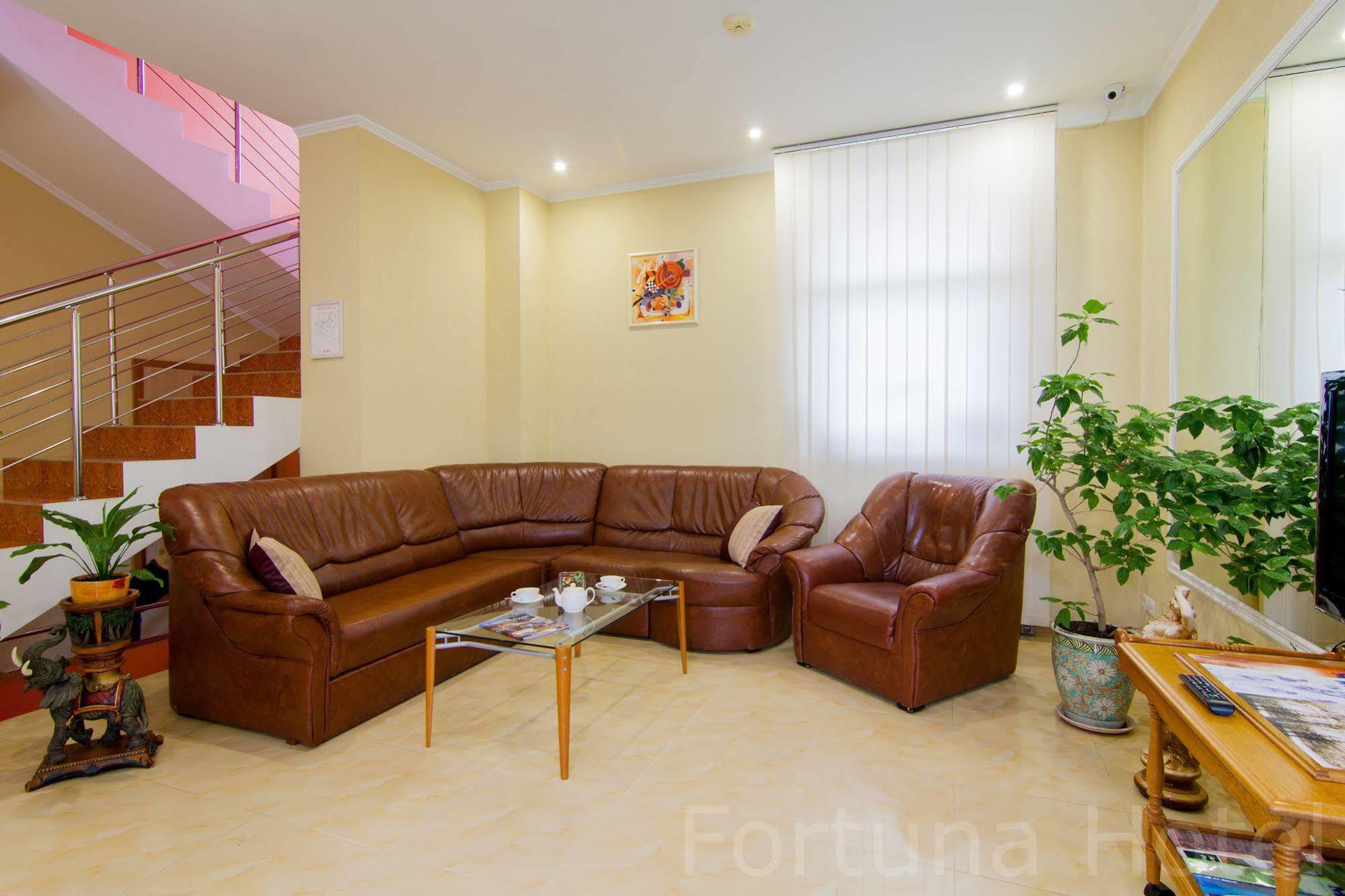 Fortuna Hotel คีชีเนา ภายนอก รูปภาพ