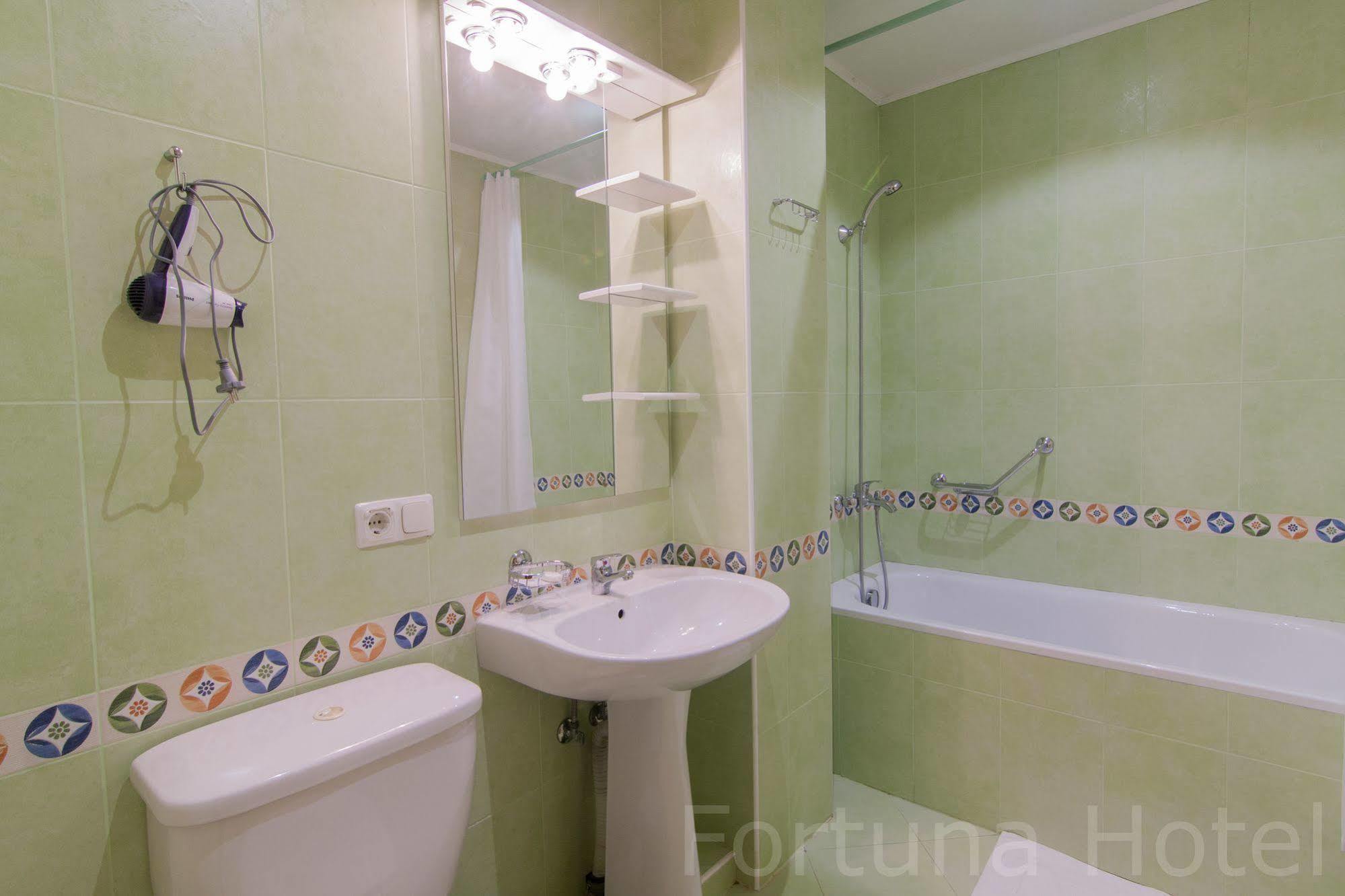 Fortuna Hotel คีชีเนา ภายนอก รูปภาพ