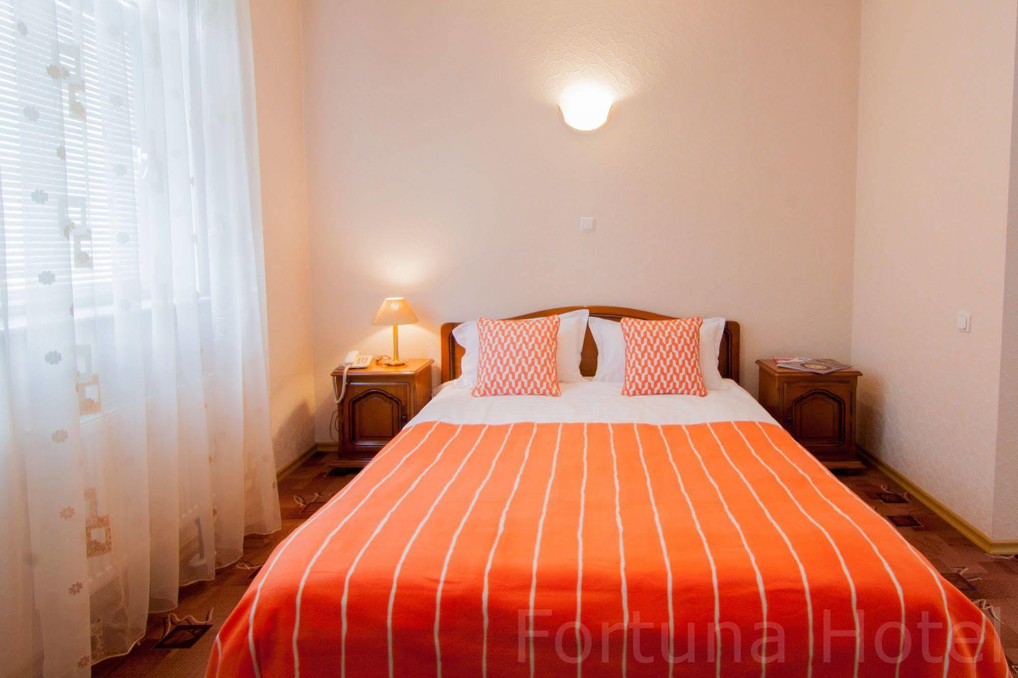 Fortuna Hotel คีชีเนา ภายนอก รูปภาพ