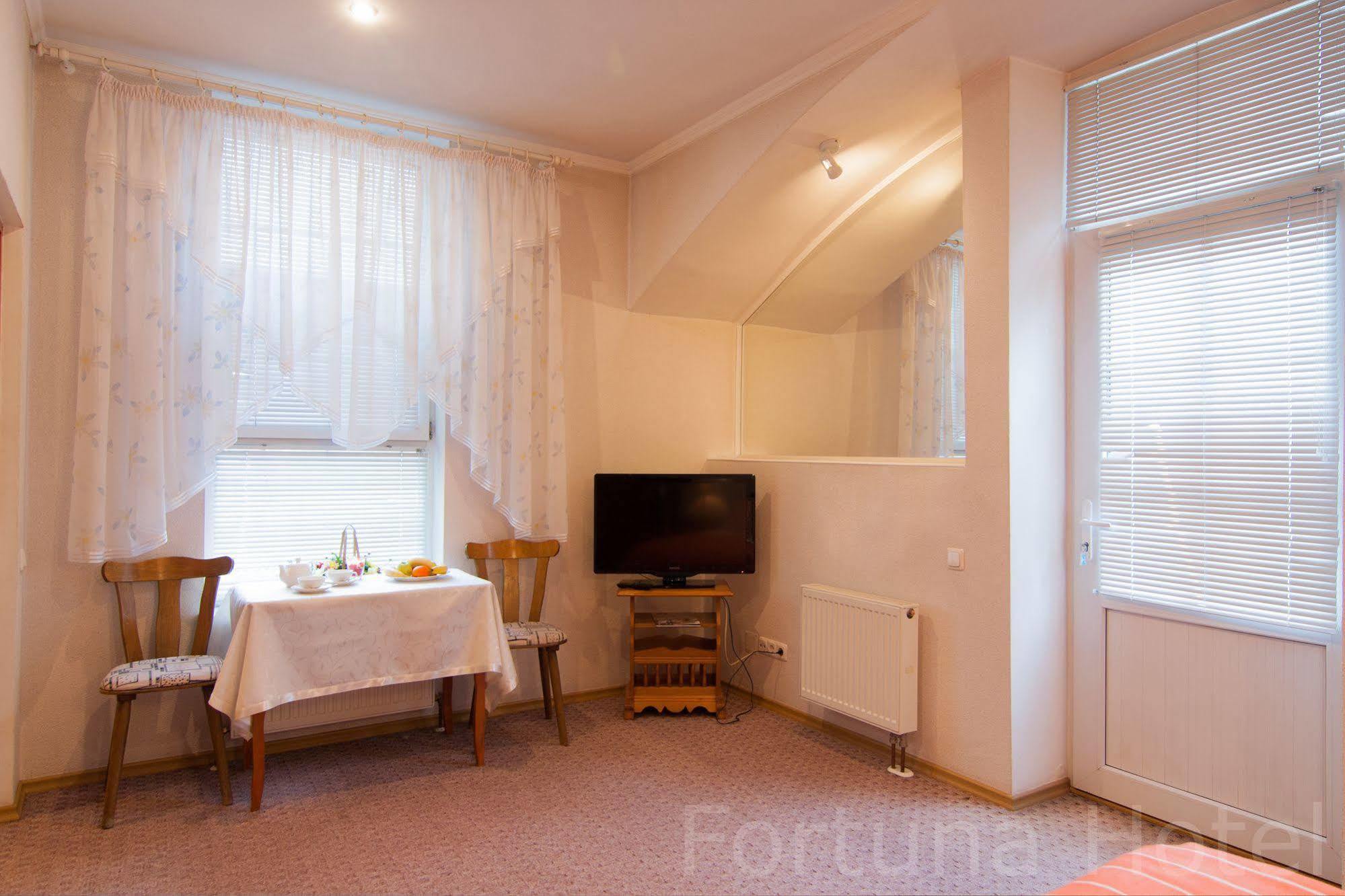 Fortuna Hotel คีชีเนา ภายนอก รูปภาพ